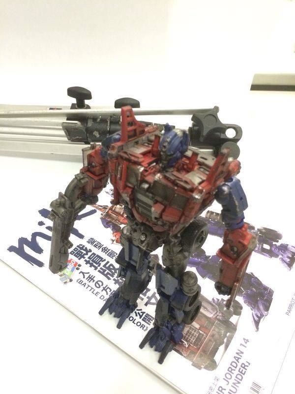 New Images Milk Magazine Edition EvasionOptimus Battle Damage Version Transformers Age Or Extinction  Figure  (3 of 4)